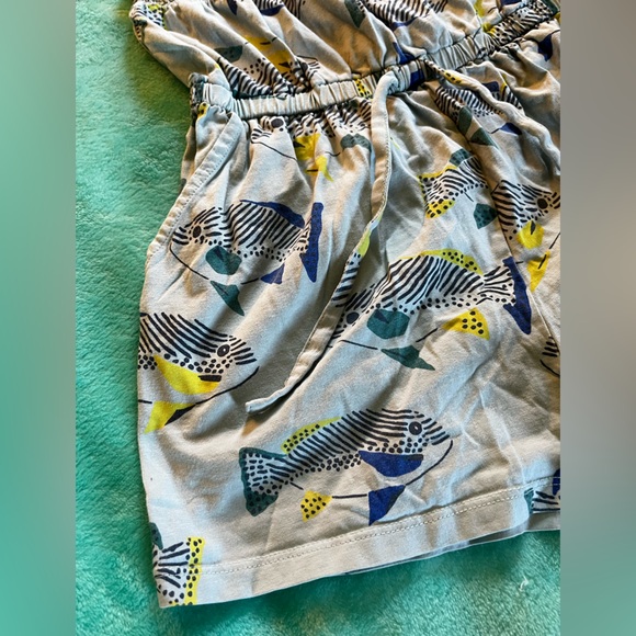 Super cute Tea Collection one piece romper with fish motif sz 8 - Picture 3 of 6